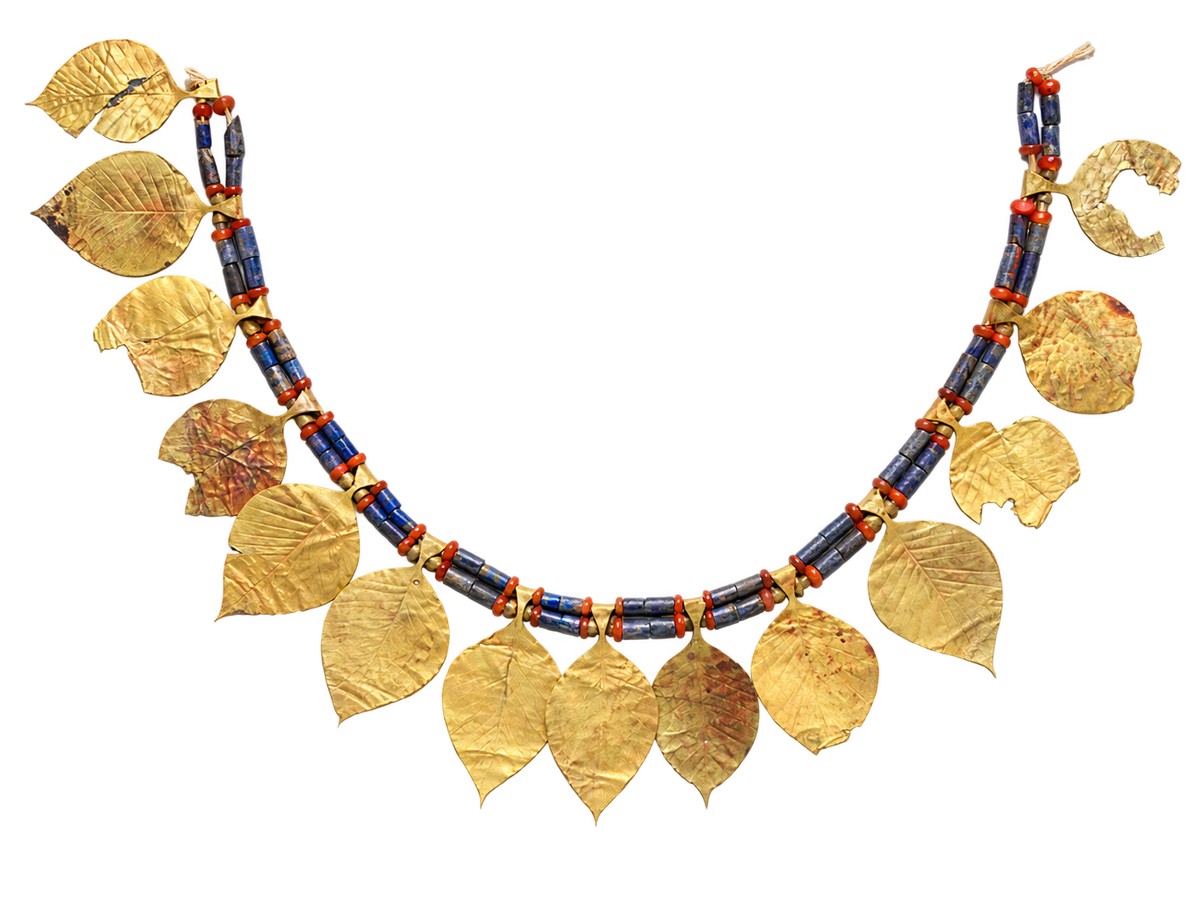 A complete jewel, shown at object scale.